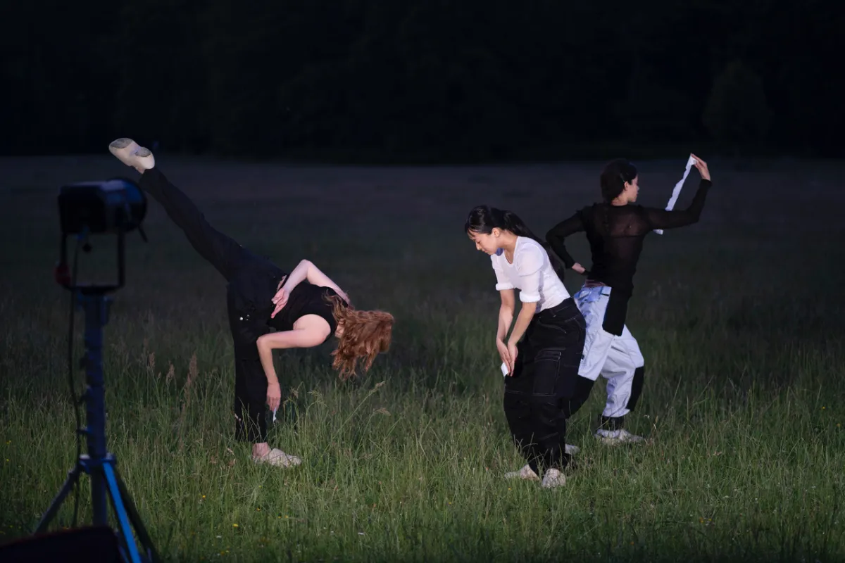 La rentrée - Schemes of an Hour – Emmilou Roessling