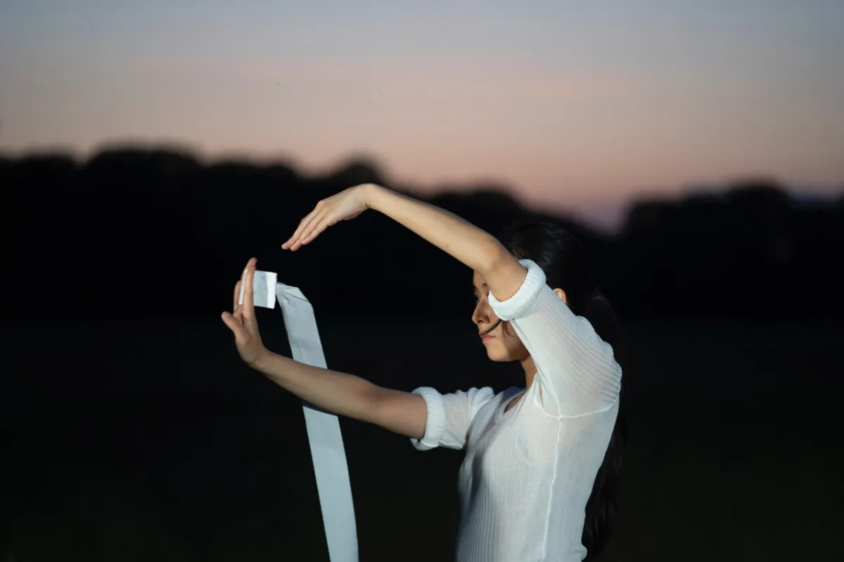 La rentrée - Schemes of an Hour – Emmilou Roessling