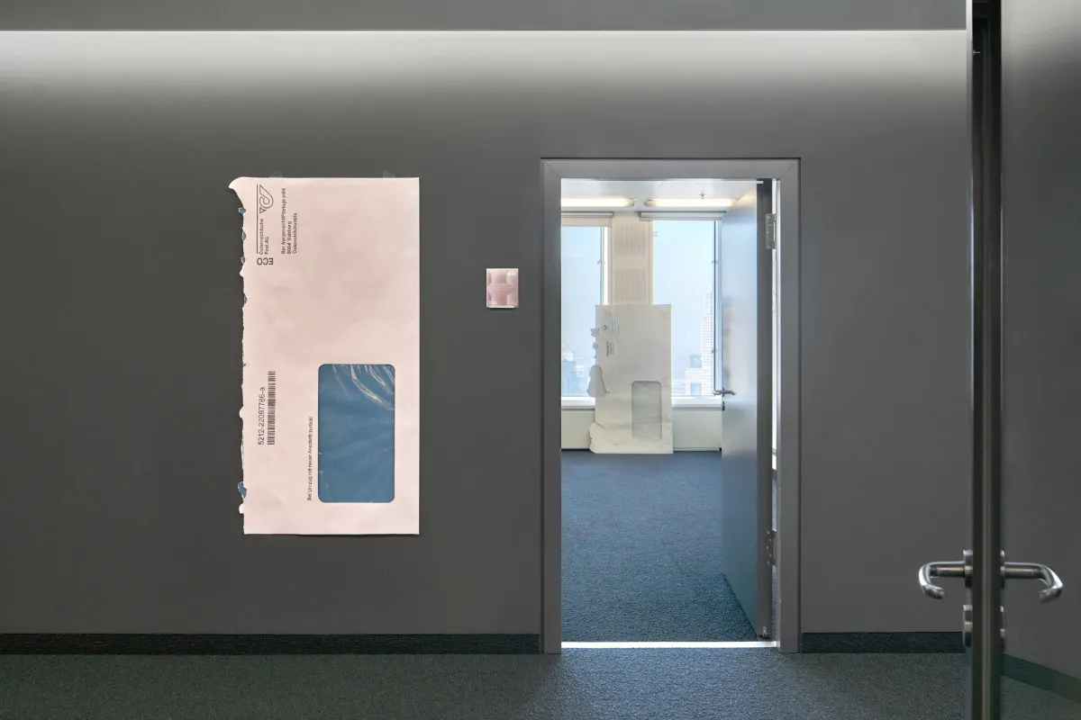 installation view Xenia Lesniewski 09 - House of Galleries 2026
